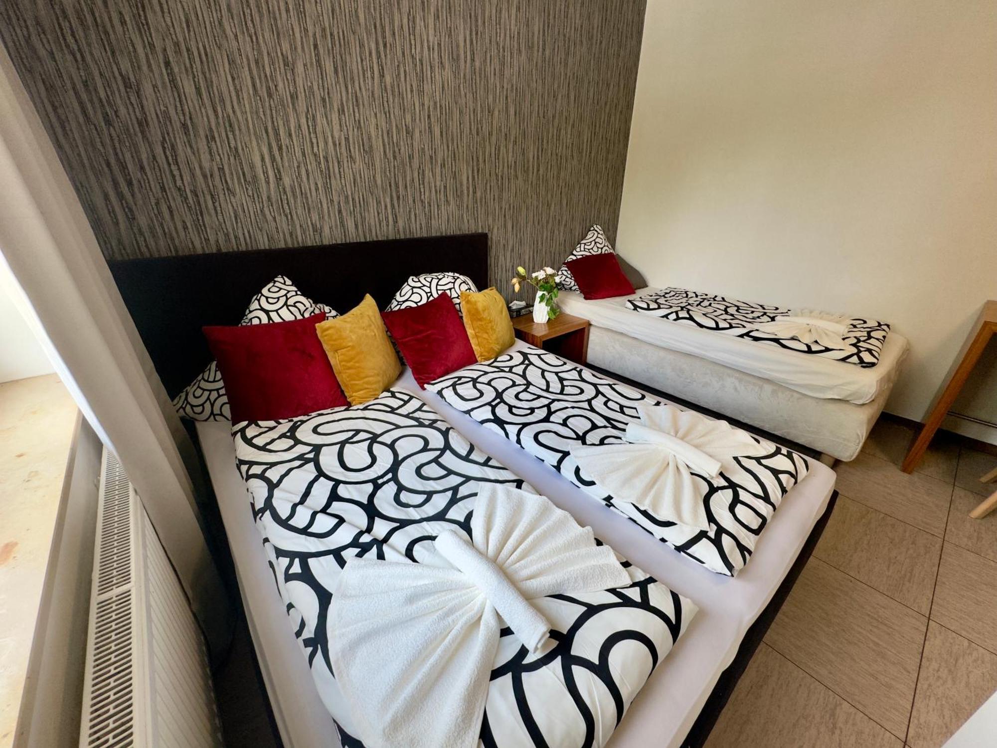 Hotel Moji 3 Landhaus Koeln Lindlar Ngoại thất bức ảnh