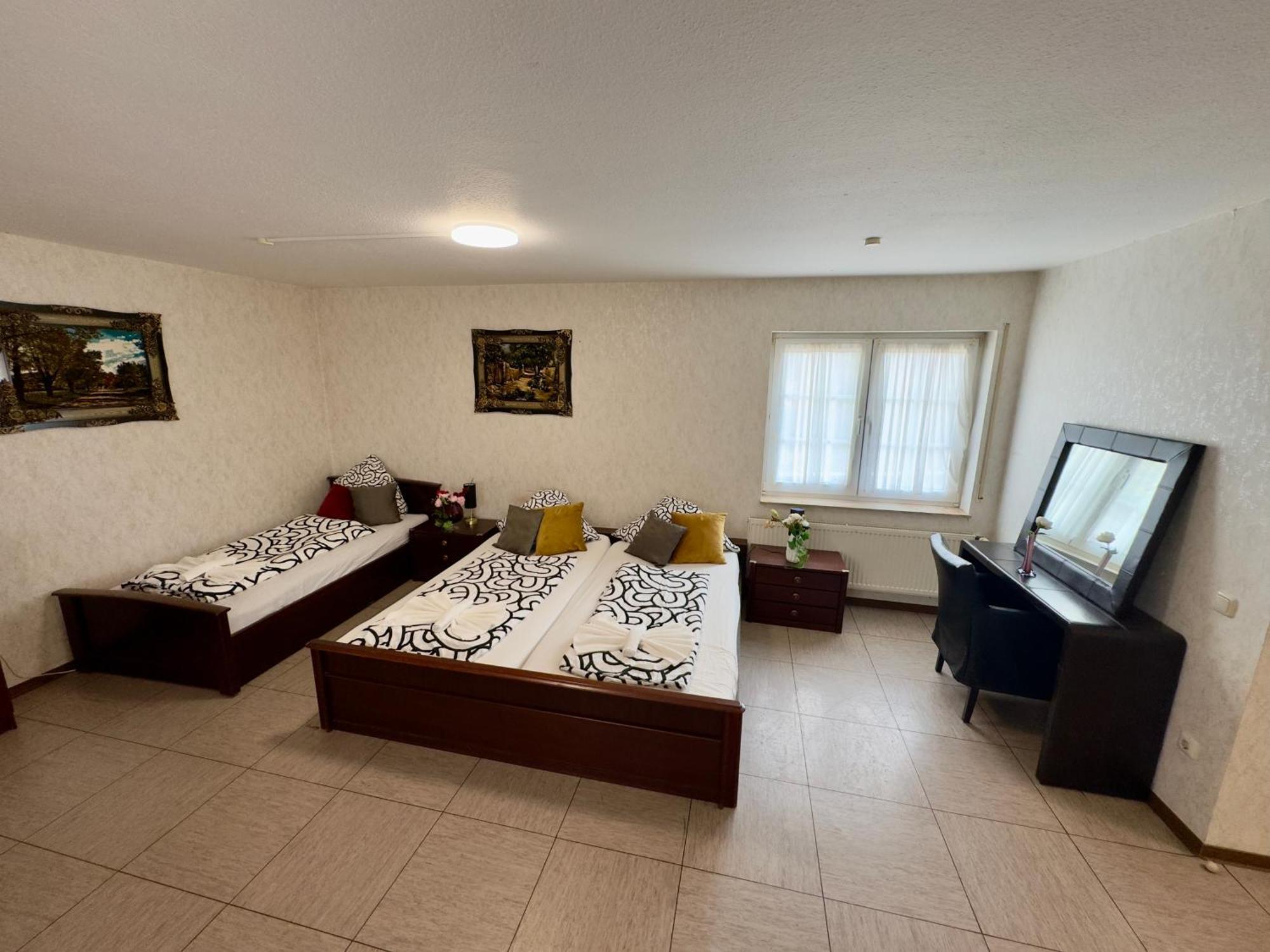 Hotel Moji 3 Landhaus Koeln Lindlar Ngoại thất bức ảnh